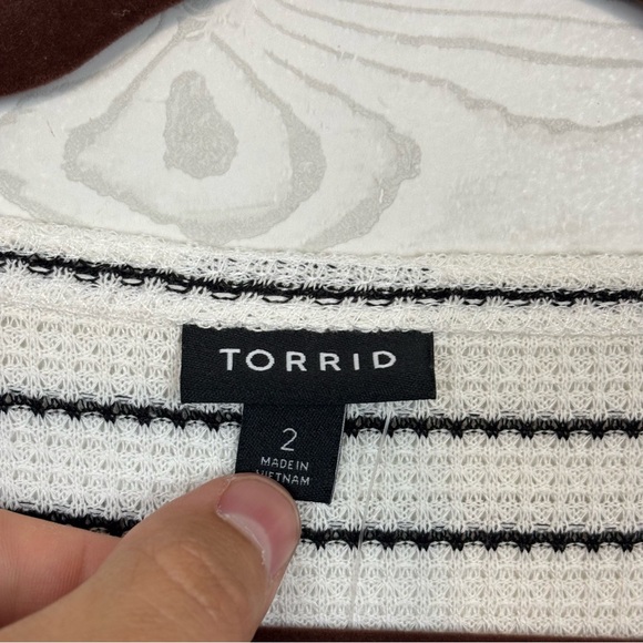 Torrid Stripe Black/White Waffle Knit Henley Shirt Size 2X NWT - Picture 4 of 9